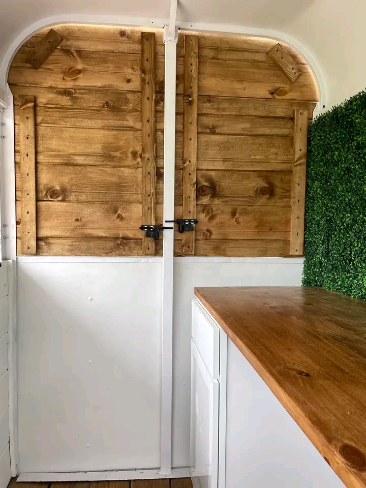 1970’s horse trailer - Image 16