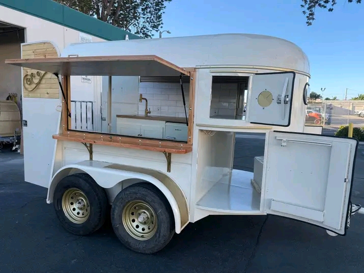 1995 Mobile bar