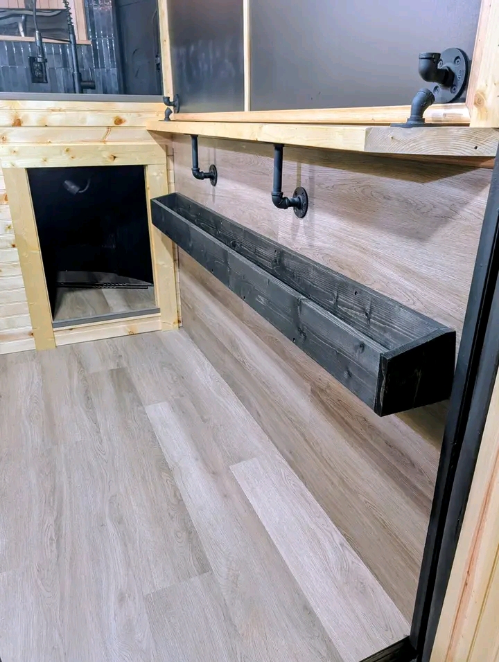 Wooden trailer bar - Image 6