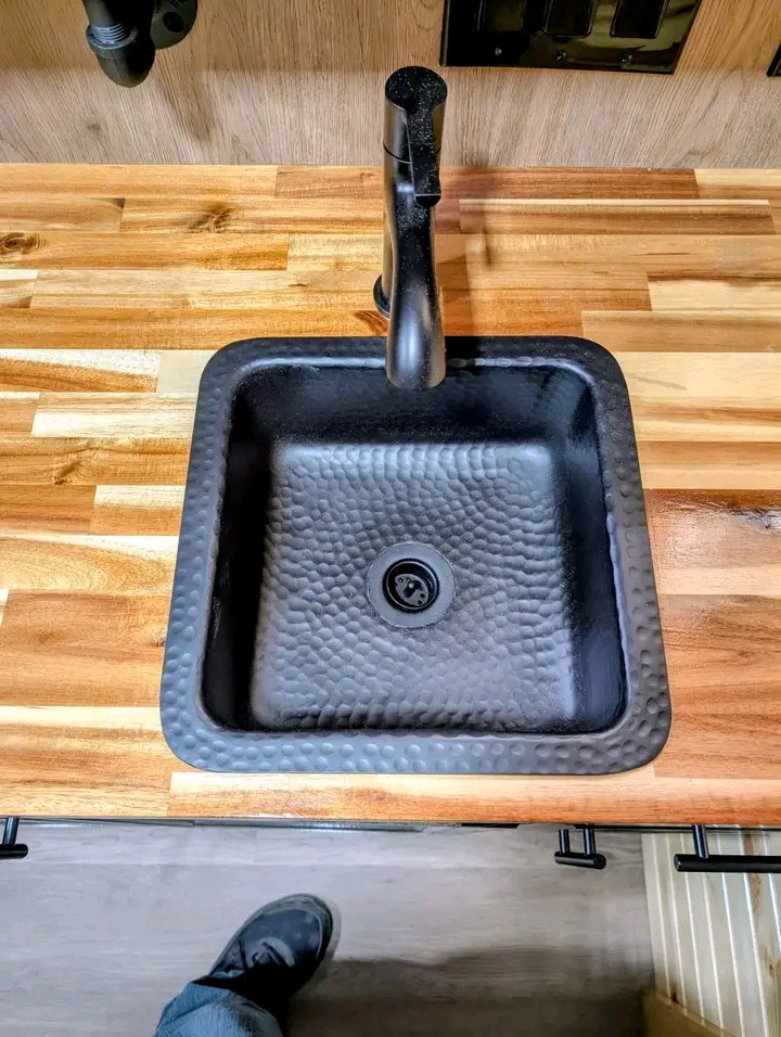 Wooden trailer bar - Image 9