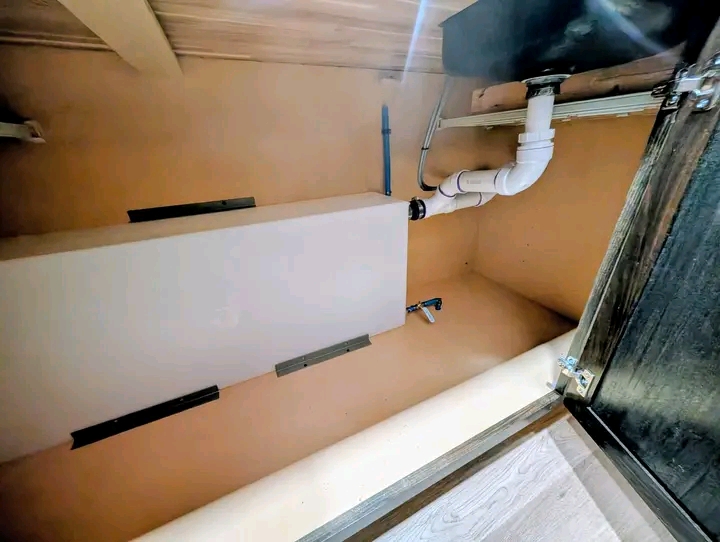 Wooden trailer bar - Image 16