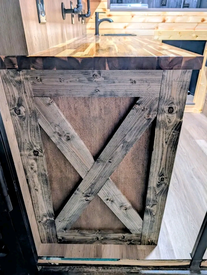 Wooden trailer bar - Image 17