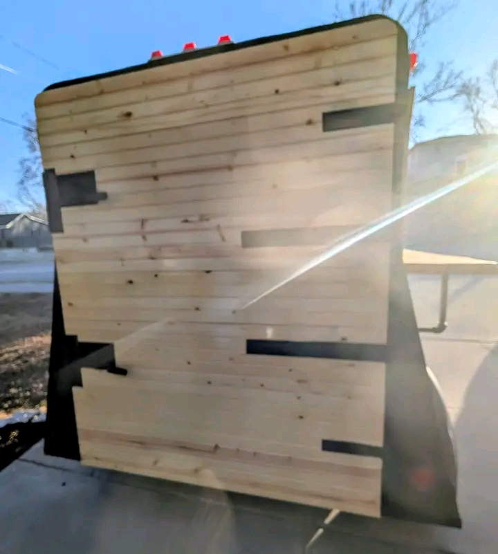 Wooden trailer bar - Image 19